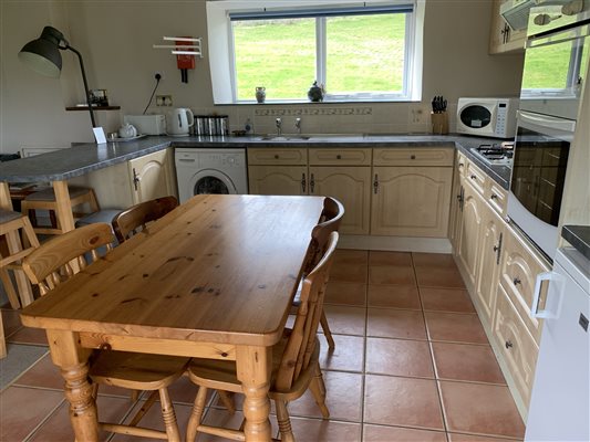 Fully fitted kitchen